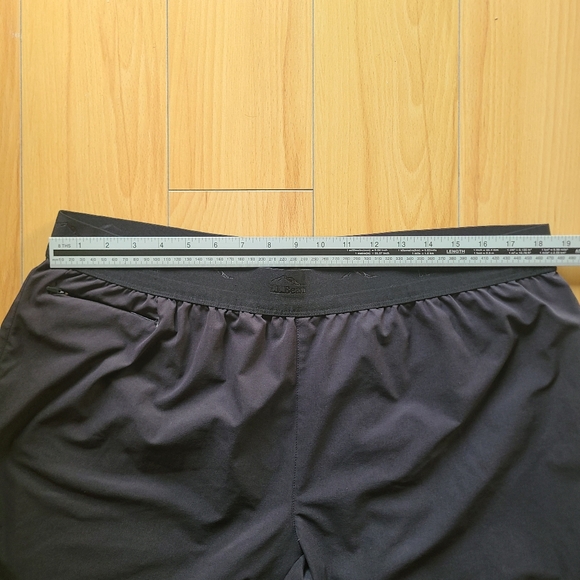 L.L. Bean Black Multisport Training Shorts - Picture 5 of 6